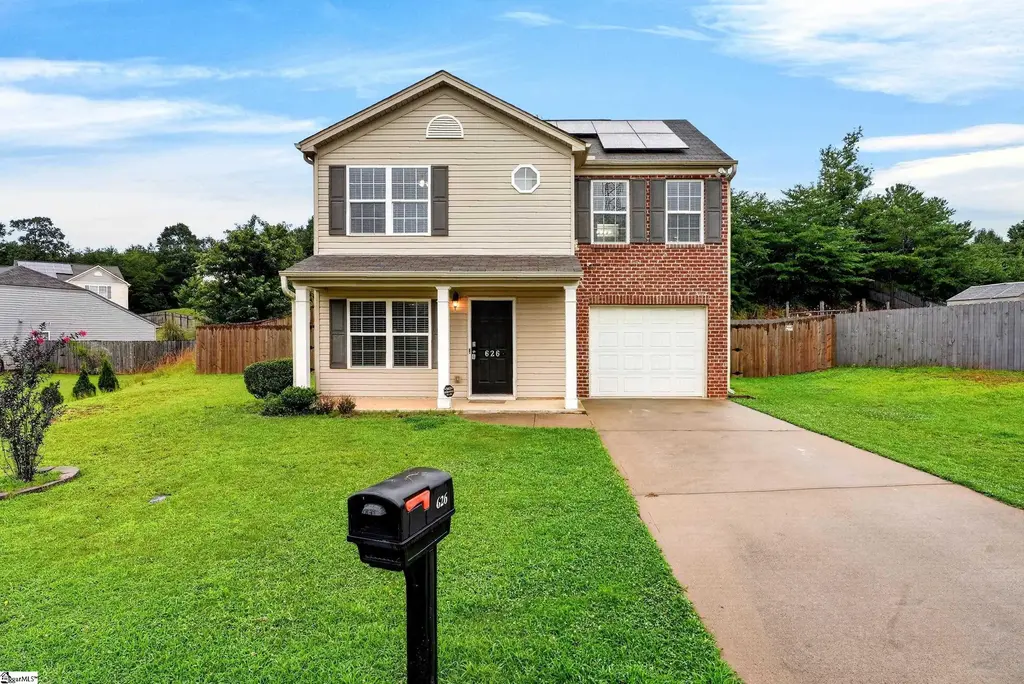 626 Duncan Station Drive, Duncan