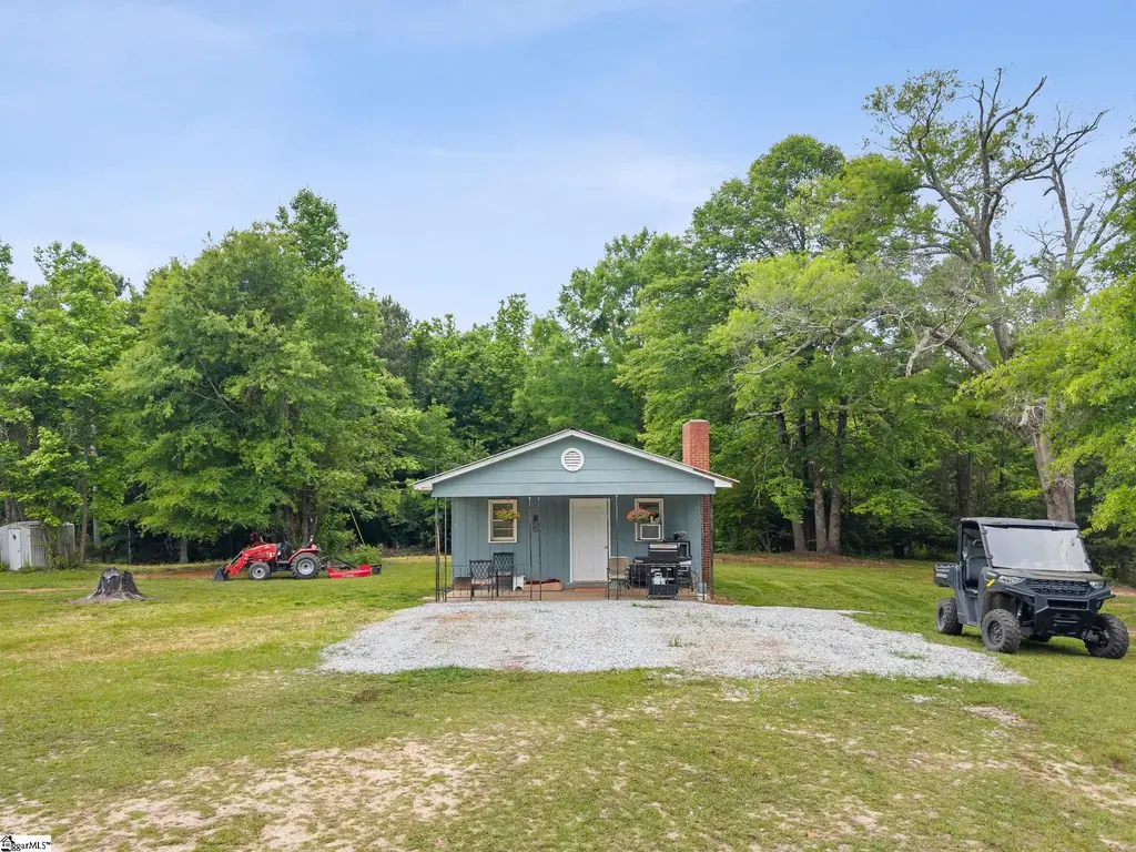 109 Wilton E. Hall Road, Starr