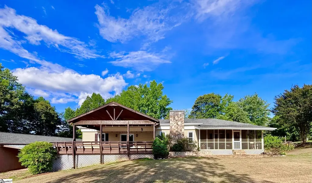 2070 Little Texas Road, Travelers Rest