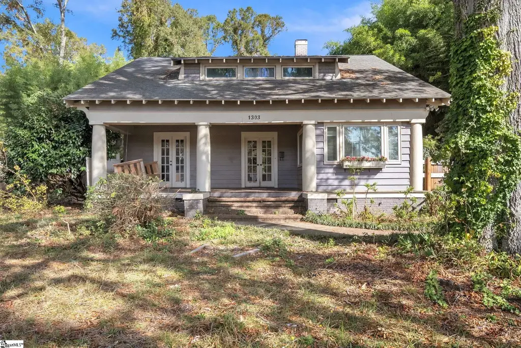 1303 E River Street, Anderson