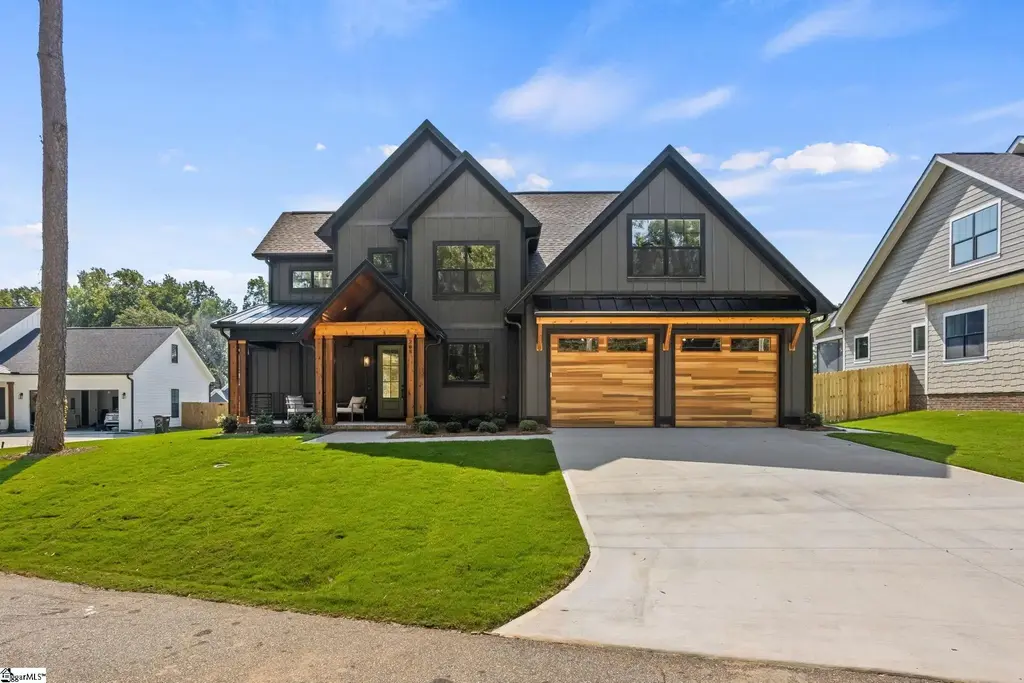 208 Forest Park Drive, Simpsonville