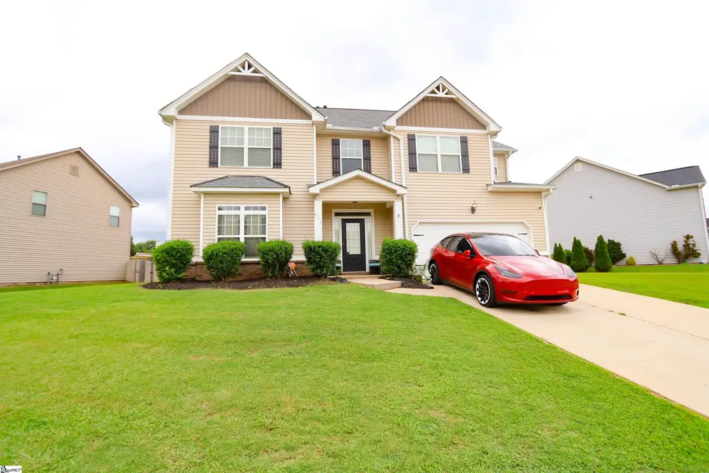 526 W Holloway Drive, Woodruff