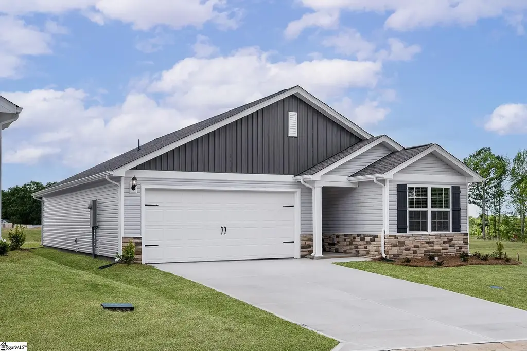 411 West Claywalk Road, Woodruff