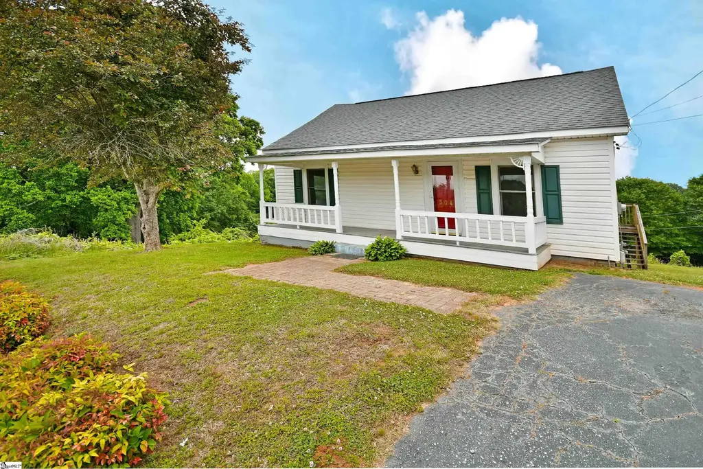 304 N 1st Street, Easley