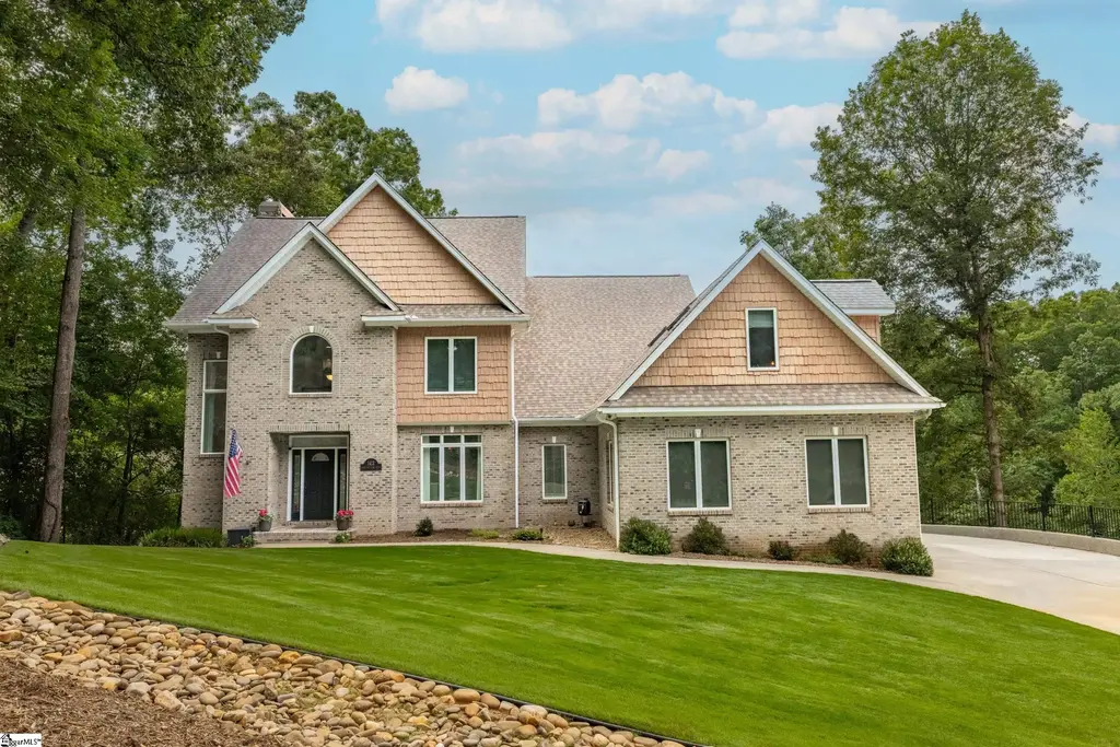 142 W. Bay View Drive, Seneca