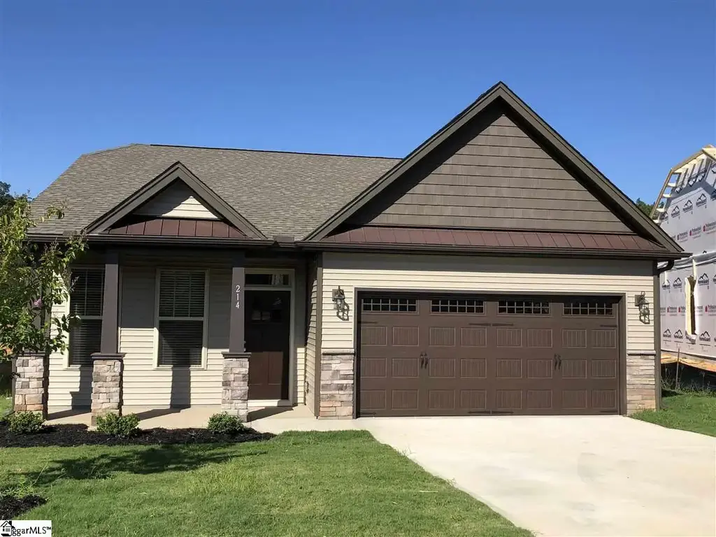 214 Everard Lane, Greer