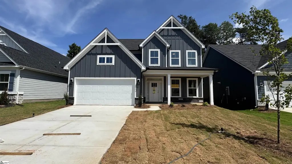 1124 Stable Way, Landrum