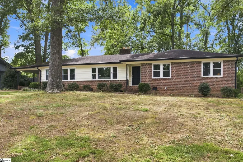 207 Melbourne Lane, Greenville