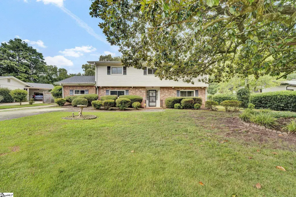 19 Vicki Circle, Greenville