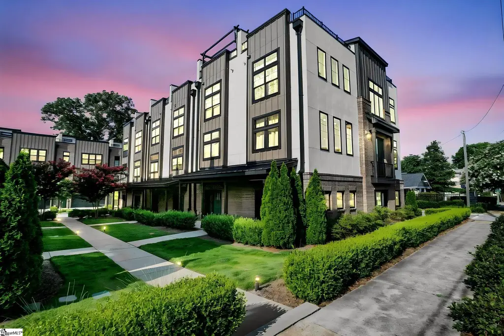 121 W Stone Avenue Unit 6, Greenville
