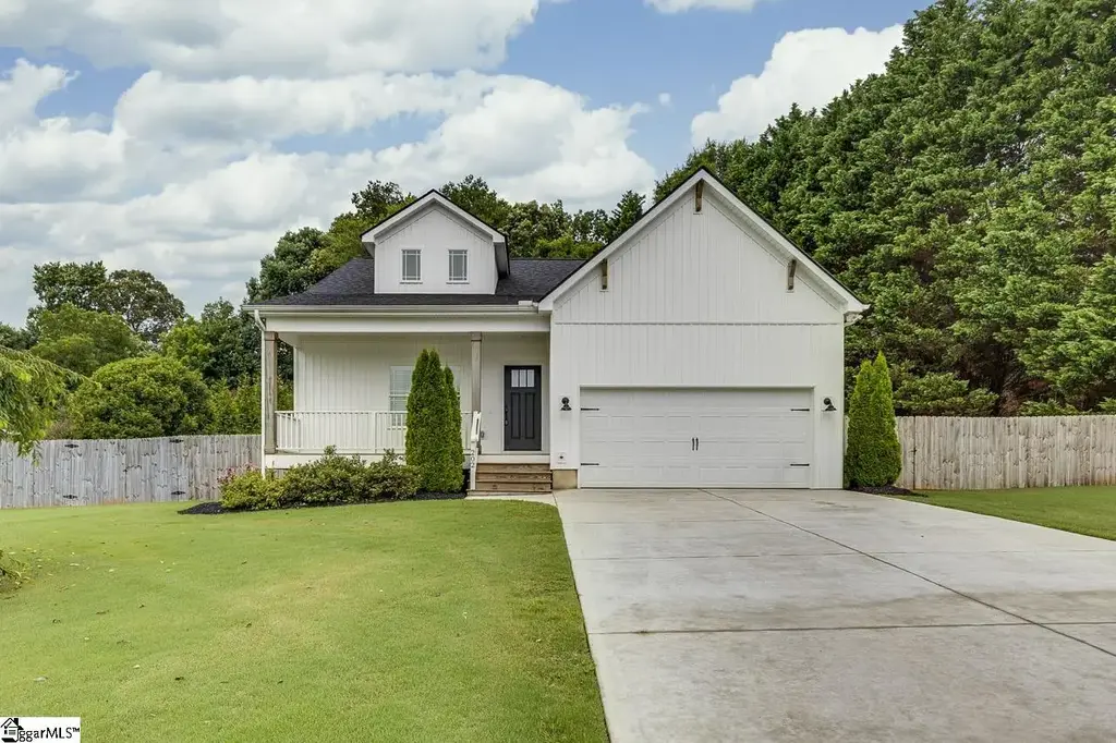 202 Meadow Lane, Easley