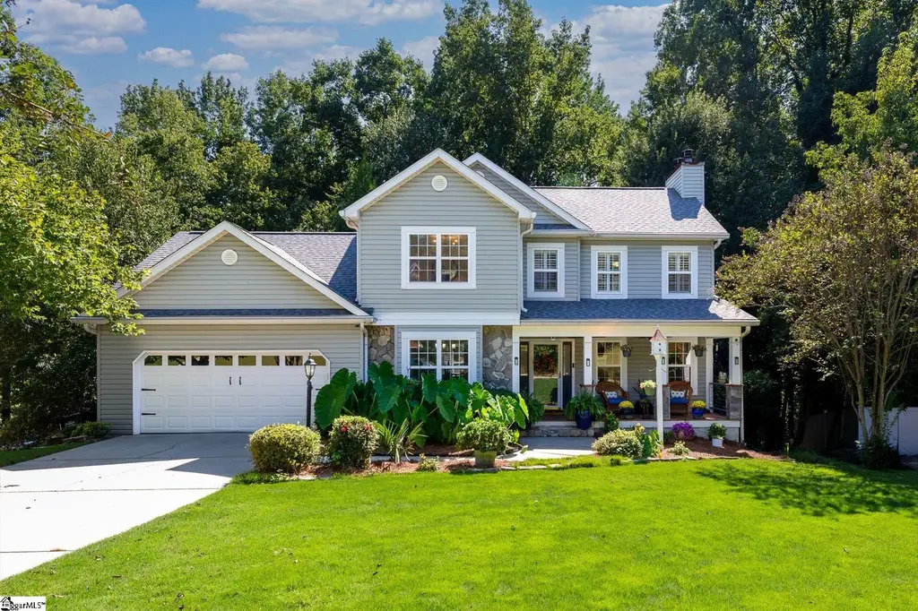 405 Foxhound Road, Simpsonville