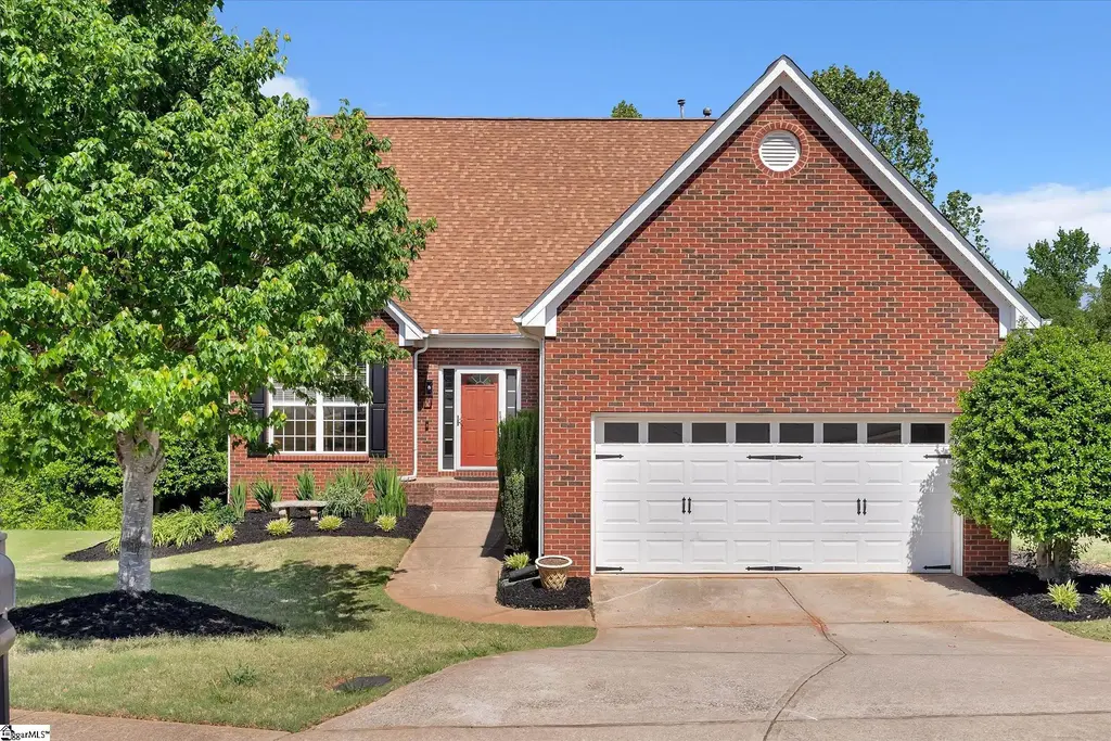 8 Coulter Court, Greer