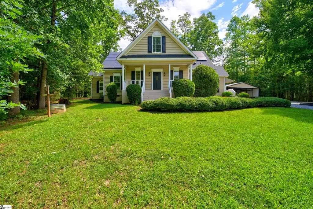 748 N Elm Avenue, Landrum