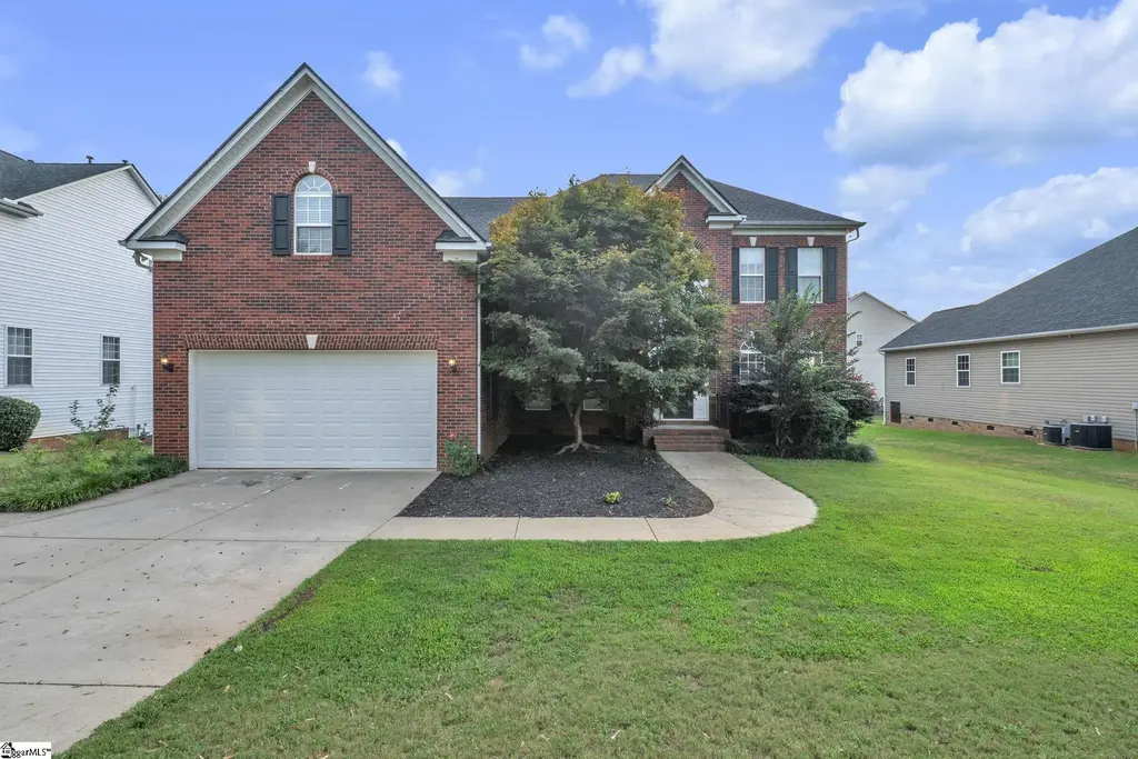 102 Wynterhall Way, Simpsonville