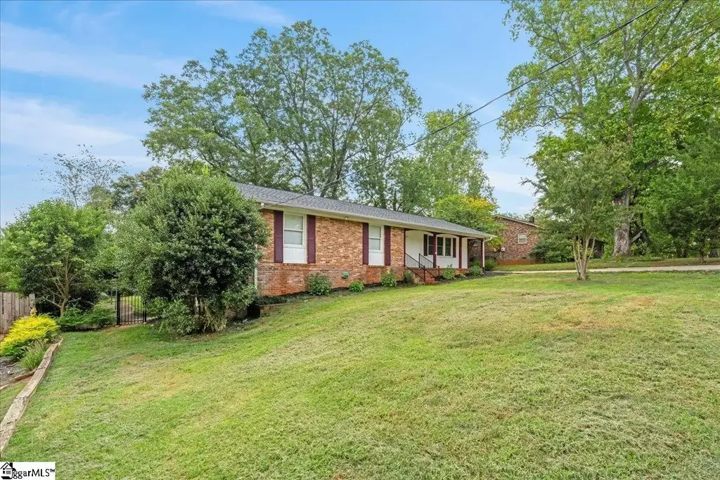 16 Starsdale Circle, Greenville