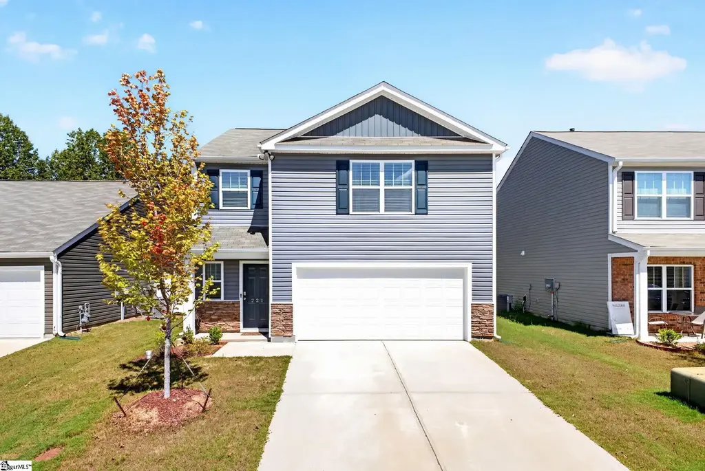 221 Maple Leaf Drive, Easley