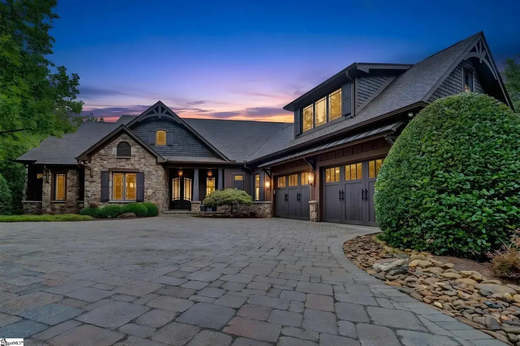 320 Knollwood Drive, Salem