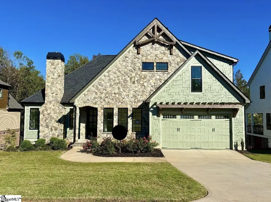1015 Tudor Cottage Trail, Boiling Springs