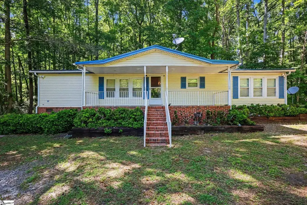 68 Walnut Drive, Woodruff