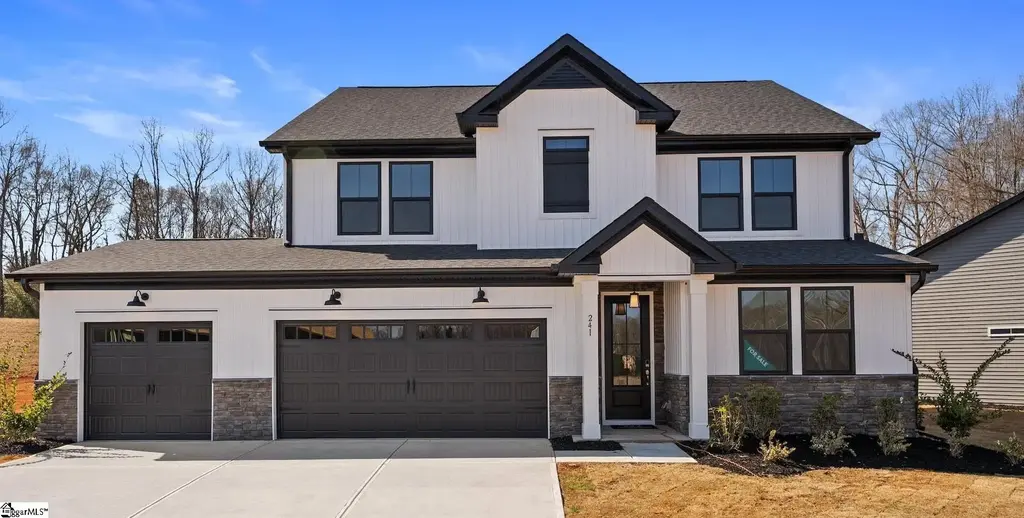 241 Creekside Circle, Williamston