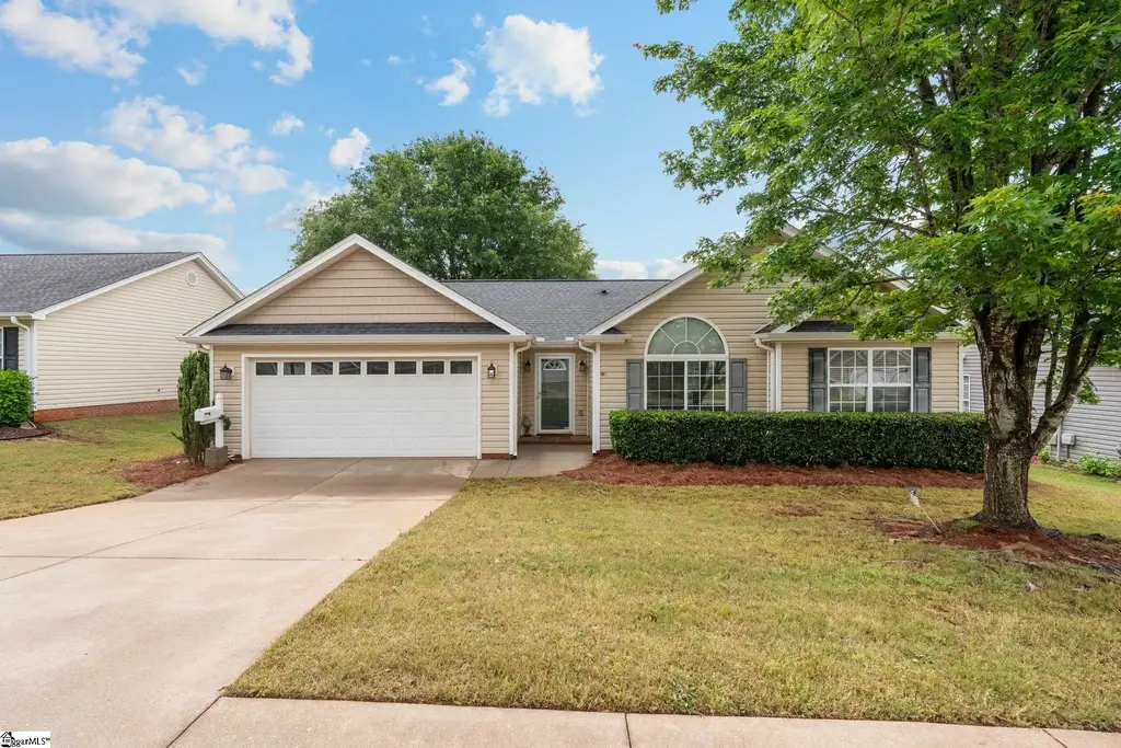 110 Feldspar Lane, Greer