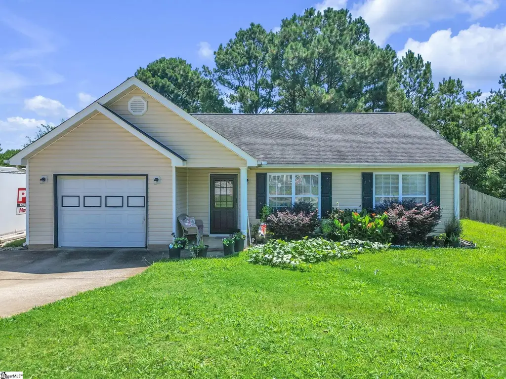 2004 Small Meadows Court, Fountain Inn