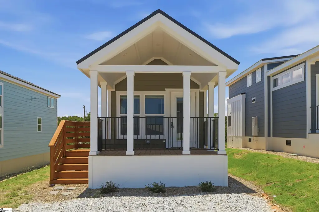413 Presley Jackson Road, Taylors