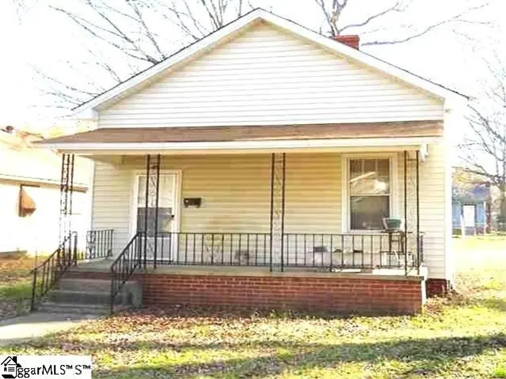 77 Palmetto Street, Clinton