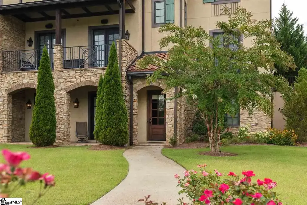 600 Village Square Drive, Travelers Rest