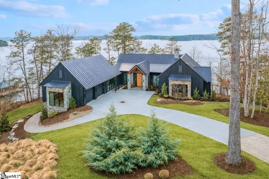 125 Waterfern Court, Six Mile