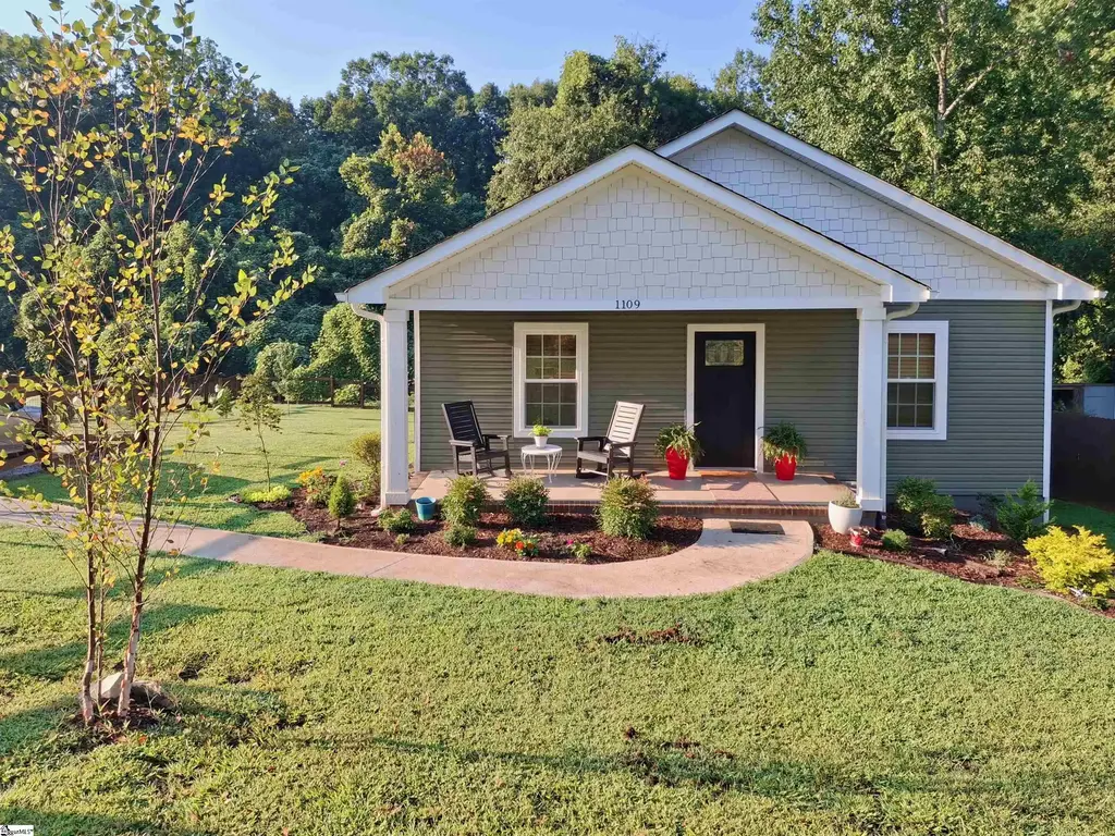 1109 Gordon Extension, Greenville