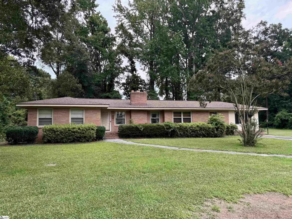 105 Ansel Drive, Clinton