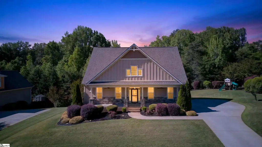 6 Setting Sun Lane, Travelers Rest