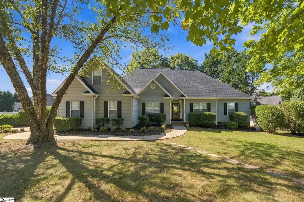255 Wood River Way, Taylors