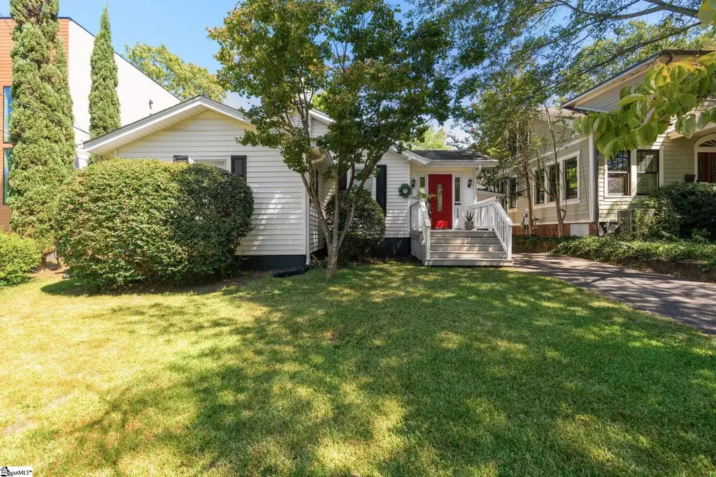 220 Buist Avenue, Greenville