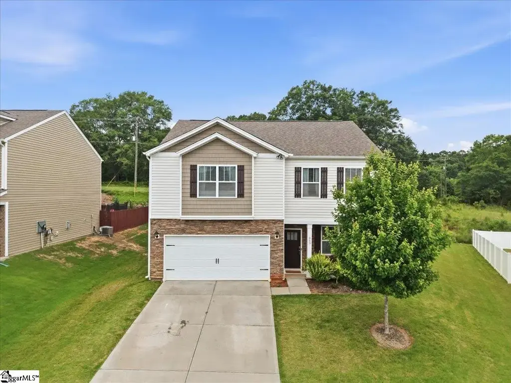 869 Colmore Trail, Lyman