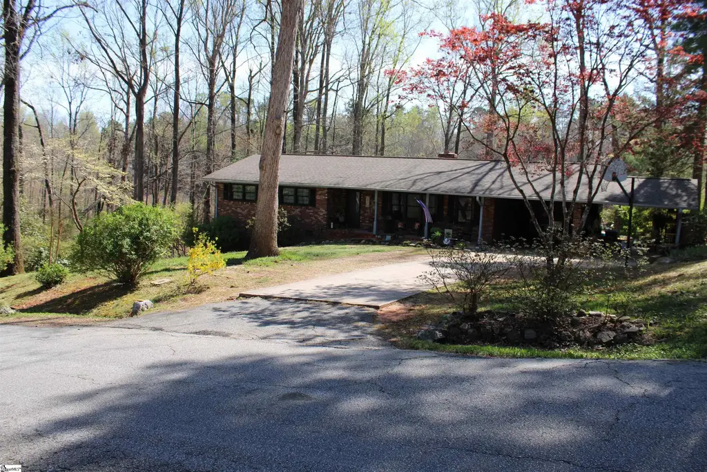 108 Spring Valley Road, Pickens