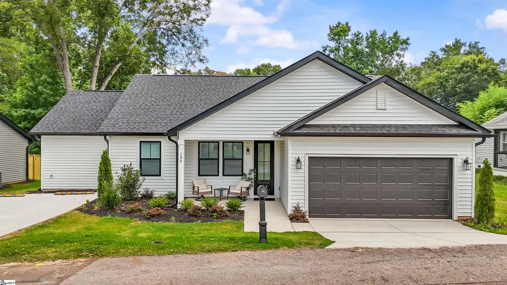 104 Cox Street, Simpsonville