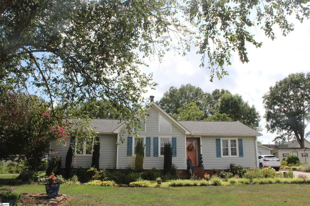 1170 Hanging Rock Road, Boiling Springs