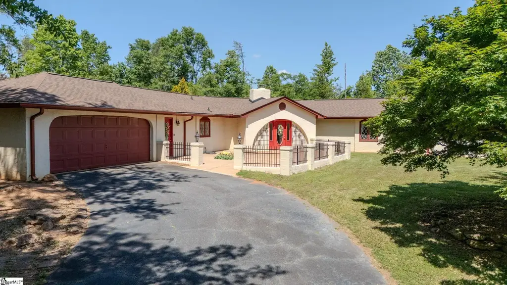 124 Timberlake Circle, Inman