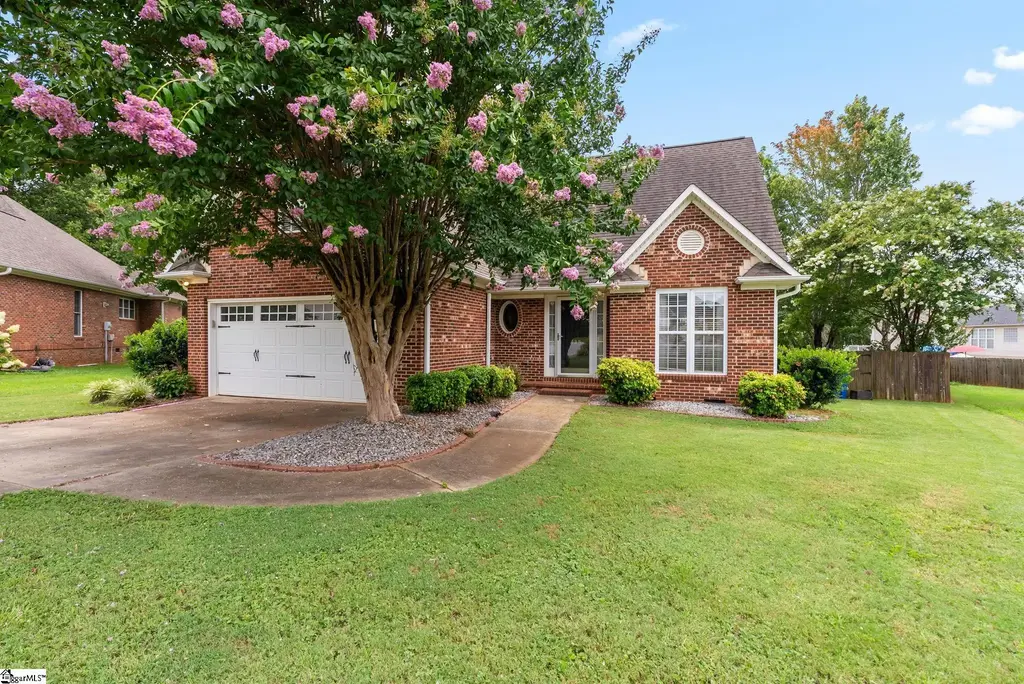 438 Chamber Lane, Moore