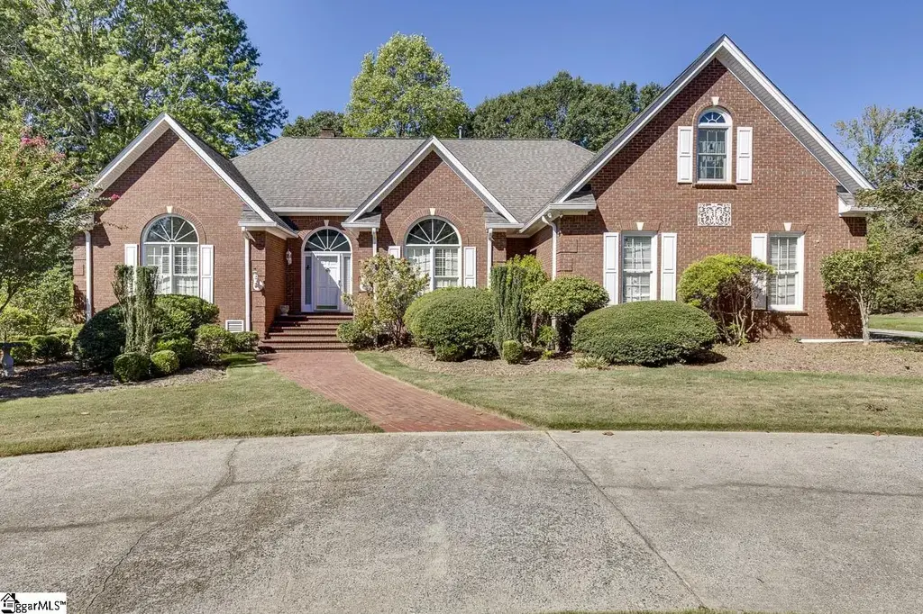 321 Huntcliff Drive, Taylors