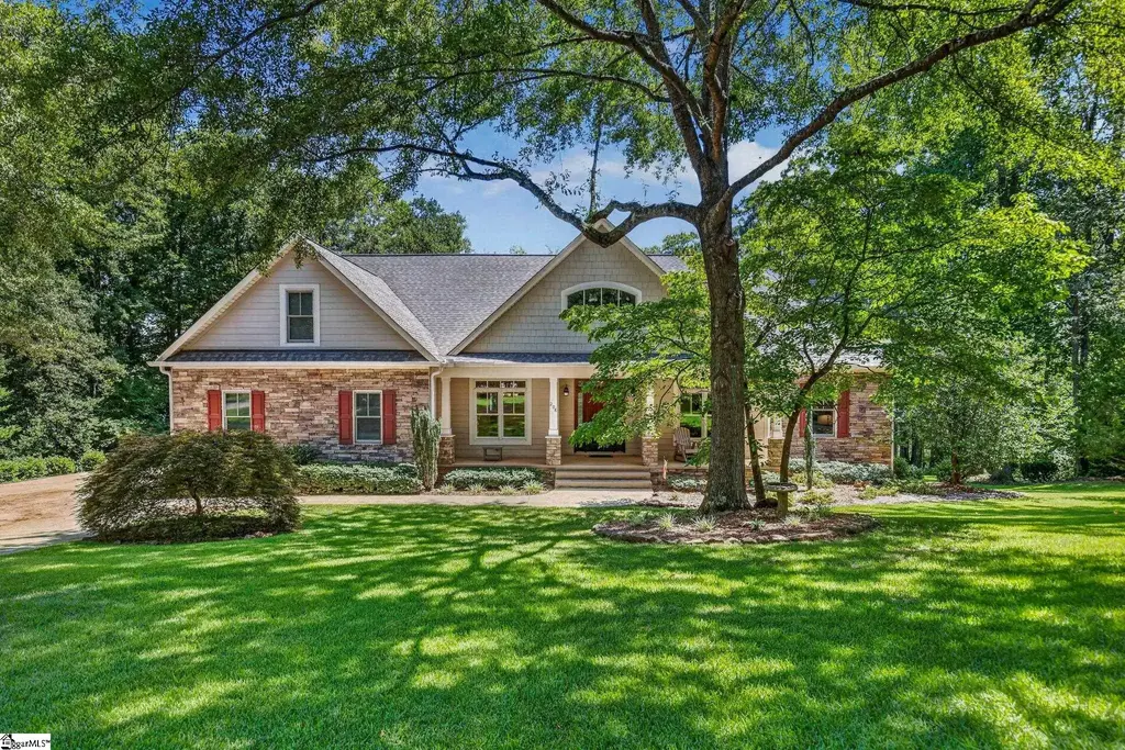 208 King Eider Way, Taylors