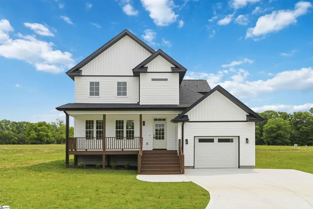 305 Tribble Street, Honea Path