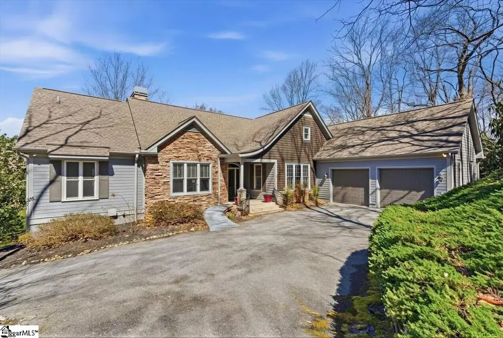 3 Rustic Court, Landrum