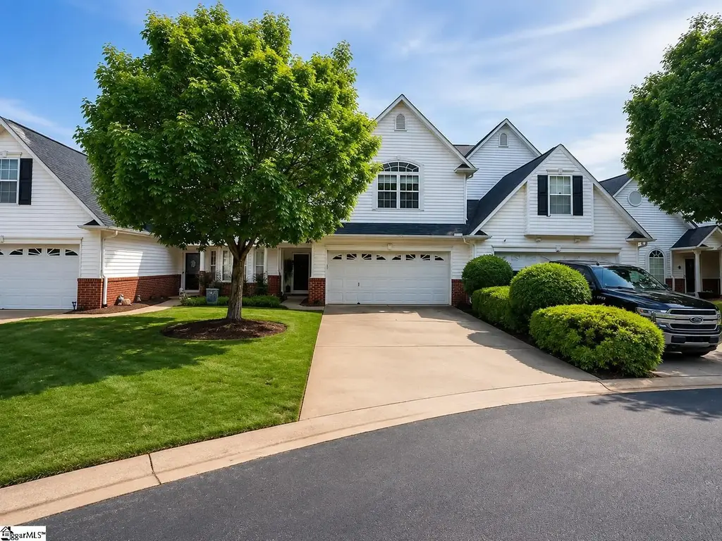608 Glassyrock Court, Greer