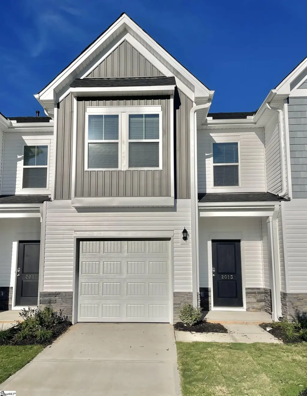 2040 Hillman Way, Roebuck