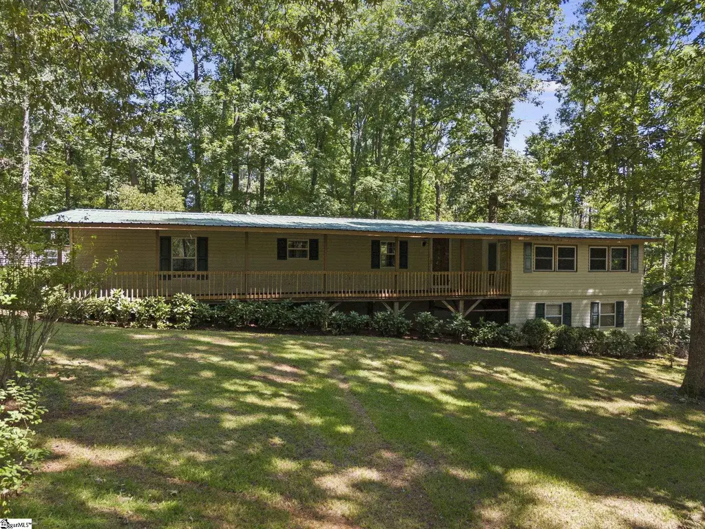 100 Belvue Road, Travelers Rest