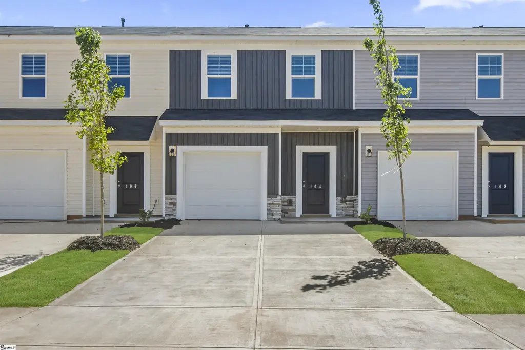 319 Abingdon Way, Greer